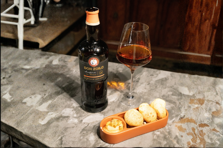 Amontillado en Rama Don Zoilo (Bodegas Williams & Humbert) + Pão de queijo & brown butter