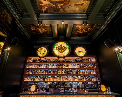 4._flying_dutchmen_cocktails_-_interieur_2.lowres.jpg