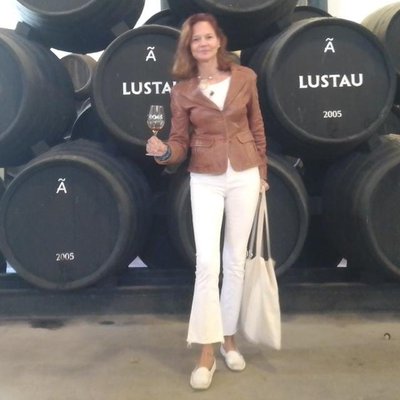 Lustau bodega perfil (002)