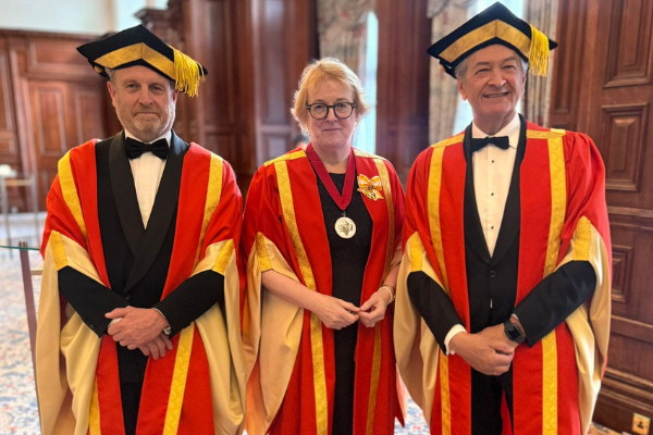 César Saldaña, nombrado Caballero de la Gran Orden de los Caballeros del Vino en el Reino Unido