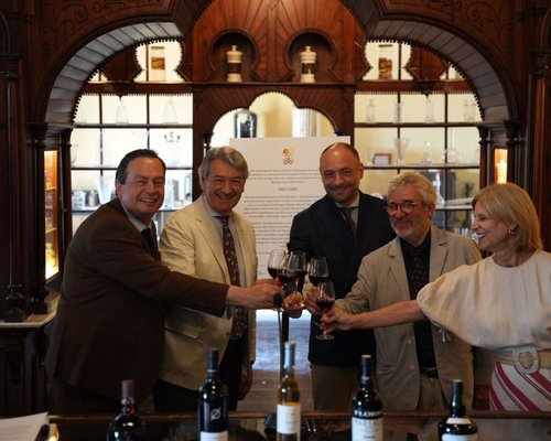 Regiones de cinco países europeos elaboradoras de vinos fortificados históricos firman en Jerez una declaración conjunta,  con el fin de defender su singularidad y reforzar la colaboración entre territorios.