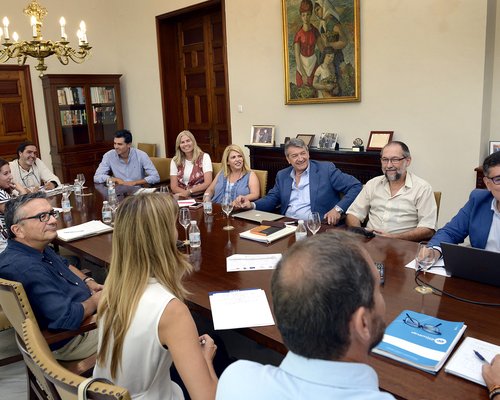 alcaldesa_mesa_del_vinedo_01_1.jpg