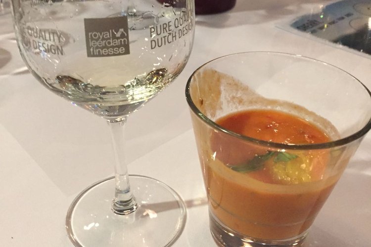 Fino met Salmorejo met mango