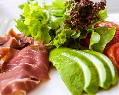 green_salad_jamon_fino_sherry_jerez.jpg