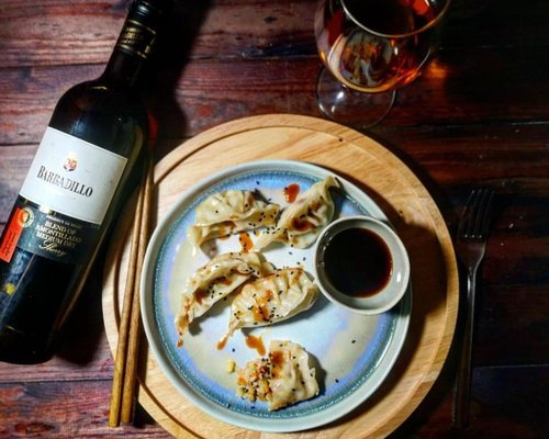 gyoza_with_amontillado.jpg