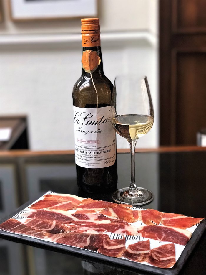 Ibérica Victoria- Jamón Ibérico & La Guita Manzanilla