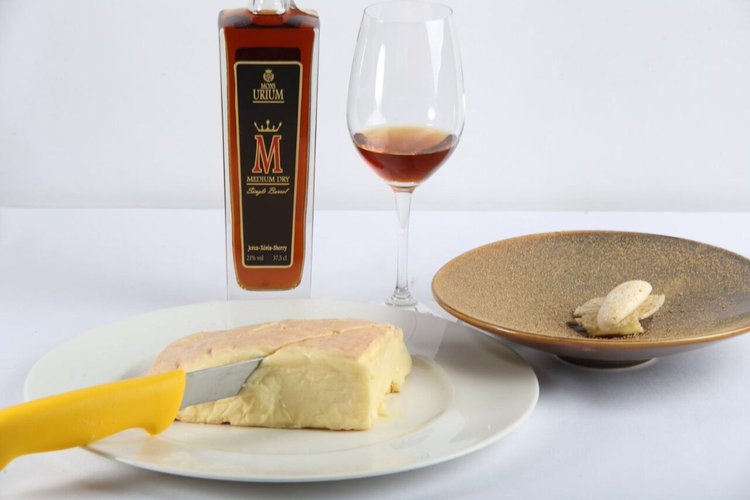 Porcini-ijs op Oudwijkerkaas met een Medium Dry single barrel Mons Urium