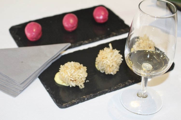 Manzanilla & Canapes