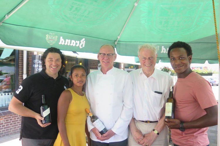 V.l.n.r. juryleden Harrie Baas, Edwin van de Goor, Allard Botenga, Lendl Mijnhijmer en Chadney Wassmer, personal assistant van Edwin van de Goor